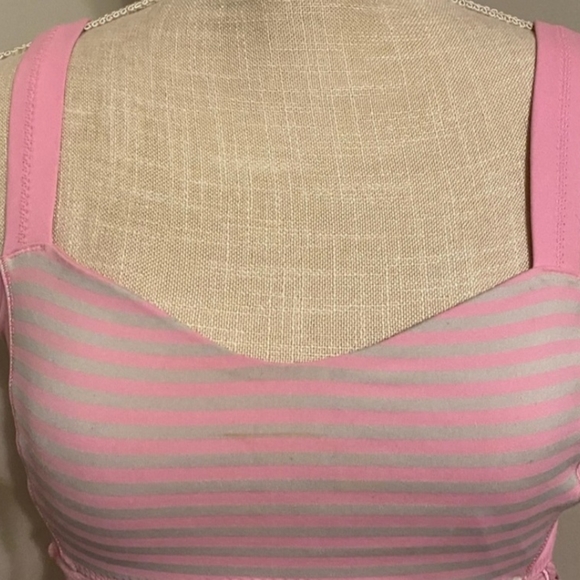 EUC Lululemon Run Back on Track Tank Pink Shell - Picture 3 of 4